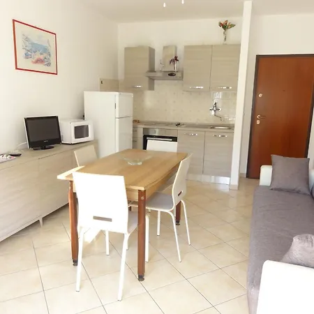 Apartamento Birght Flat In A Quiet Area Near The *