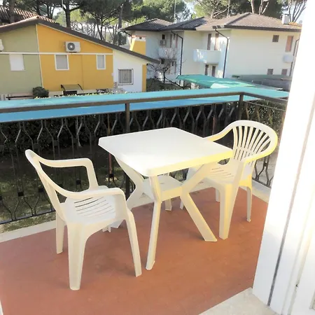 Apartament Birght Flat In A Quiet Area Near The